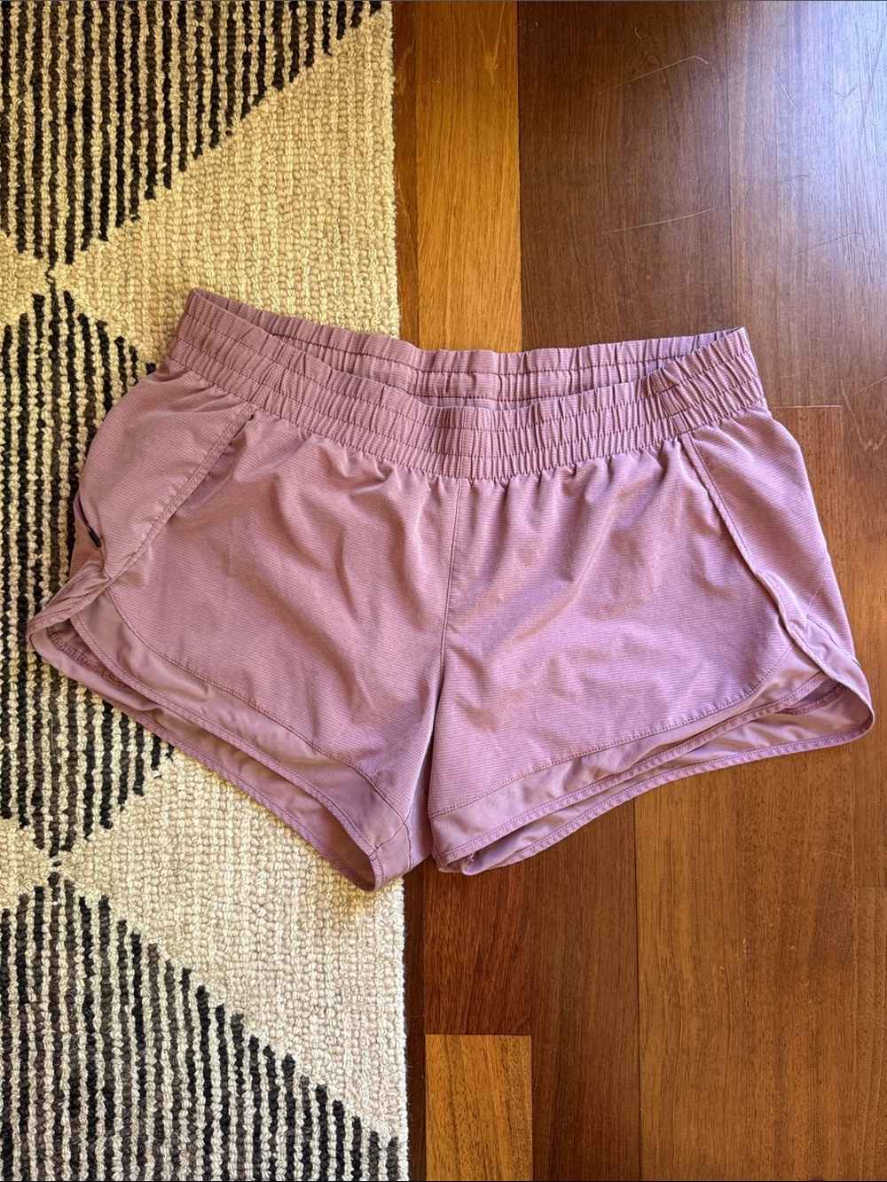 Athleta Mesh Racer Run Short 4in